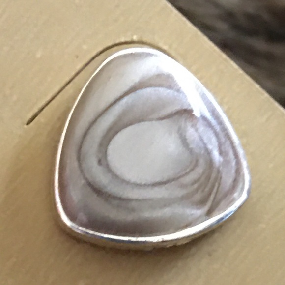 Vintage gray enamel swirl silver tone earrings - Picture 3 of 4